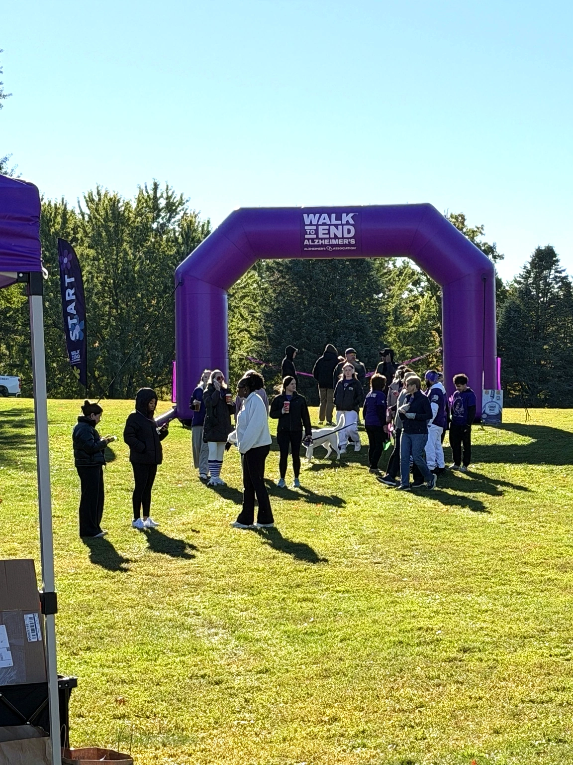 Purple Walk to End Alzheimer’s start arch